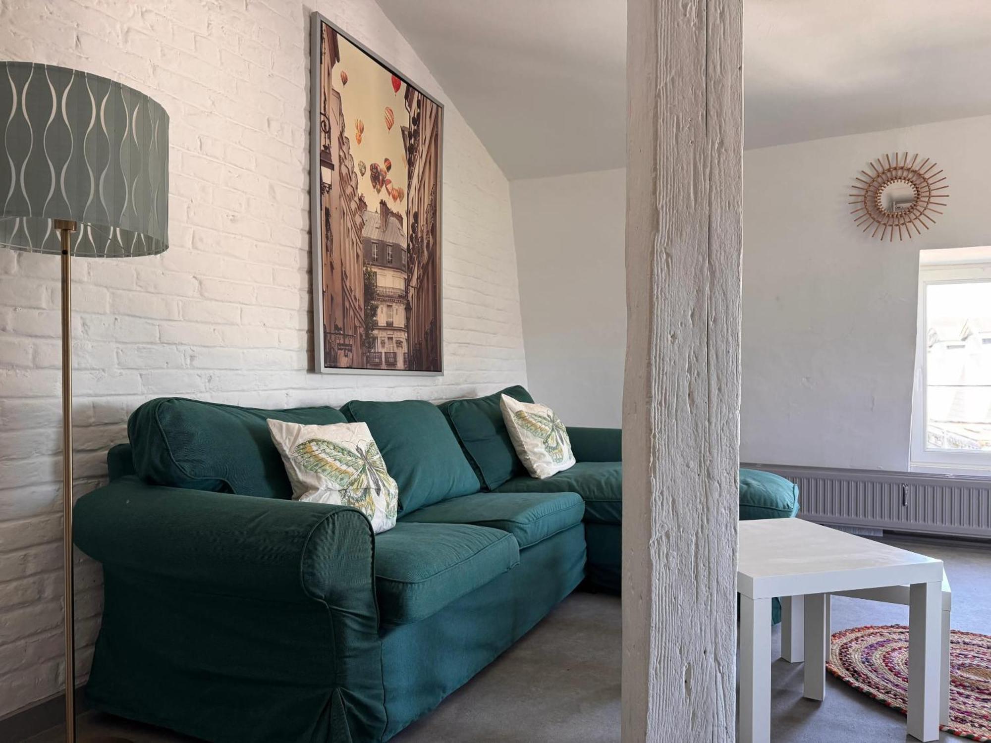 Apartment Charming In Centre With Parking Included *